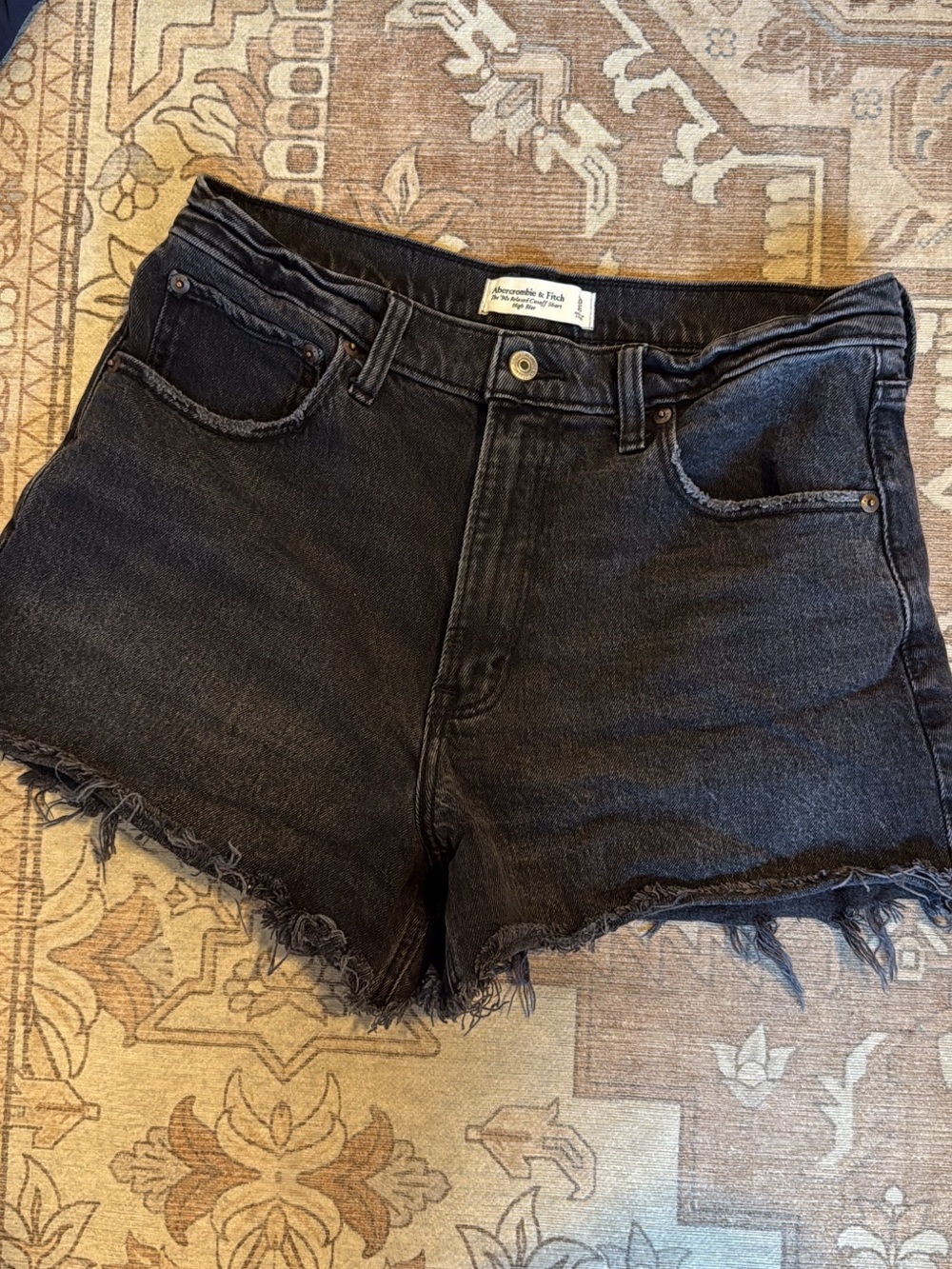 Abercrombie 90’s high rise cut off shorts